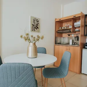 https://apt-in-the-heart-of-thessaloniki.hotelschalkidiki.net